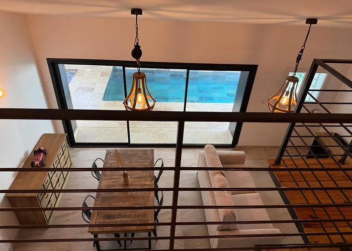 Emotion Spa84 Appart Piscine Interieur Et Jacuzzi